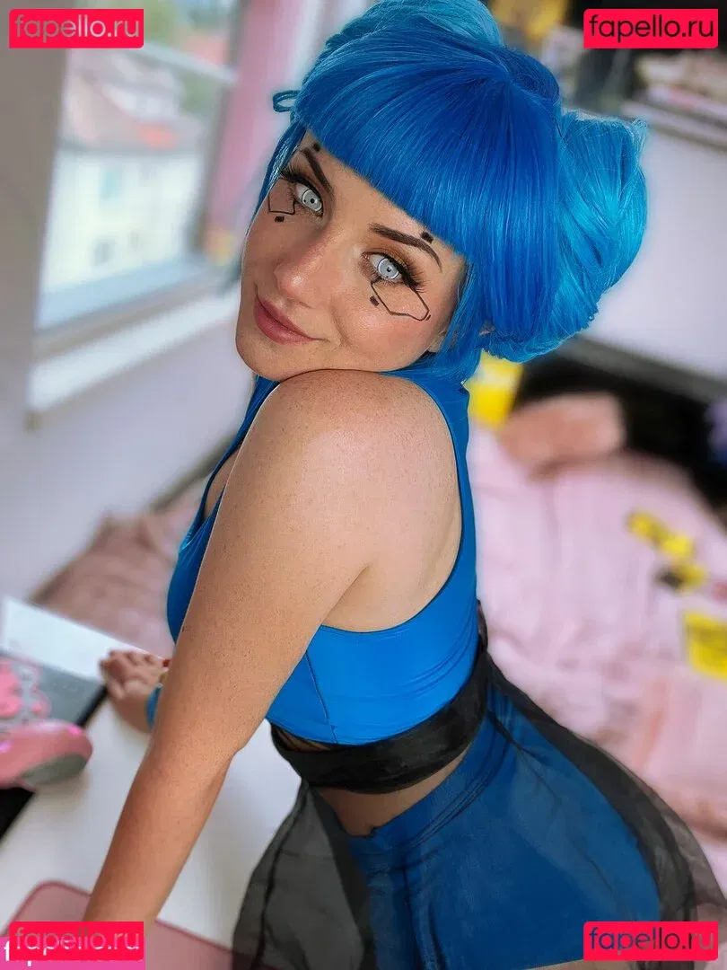Ezy Summers Cosplay Onlyfans Photo Gallery 