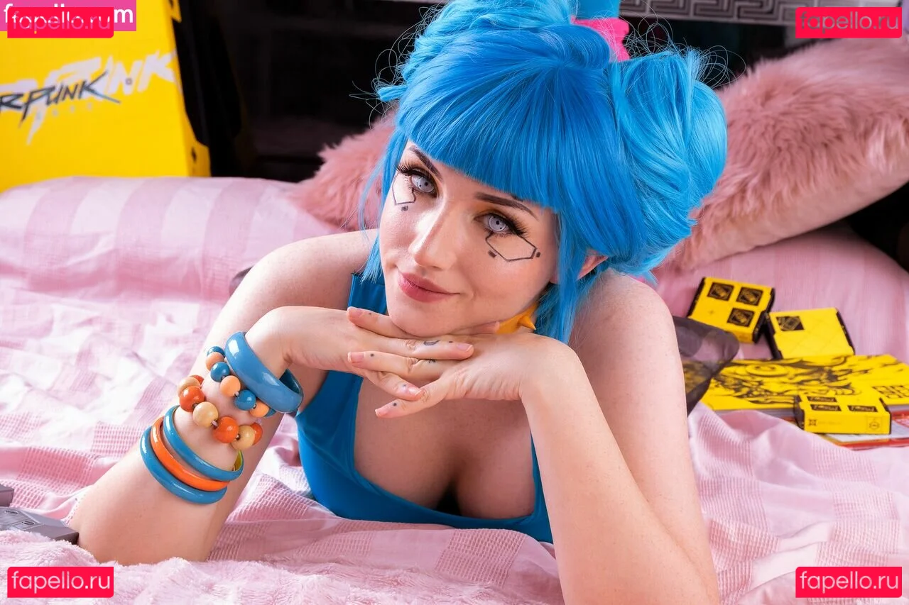 Ezy Summers Cosplay Onlyfans Photo Gallery 