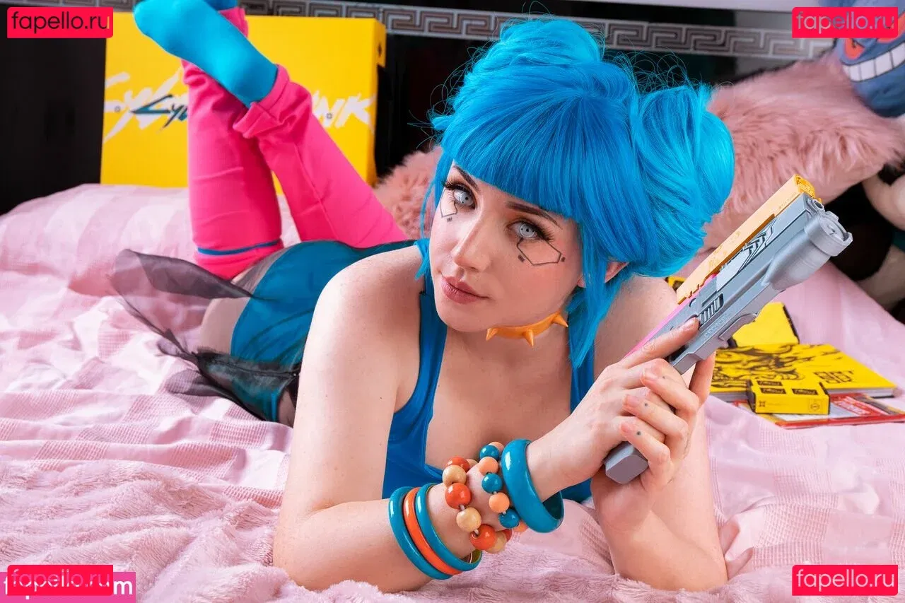 Ezy Summers Cosplay Onlyfans Photo Gallery 