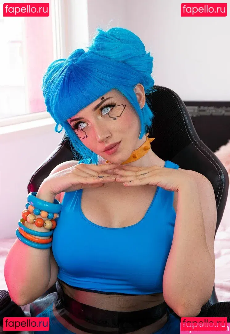 Ezy Summers Cosplay Onlyfans Photo Gallery 