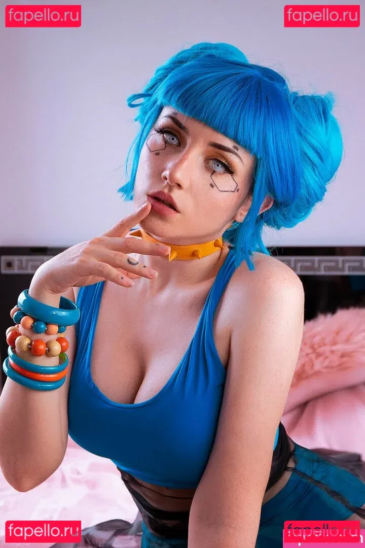 Ezy Summers Cosplay Onlyfans Photo Gallery 