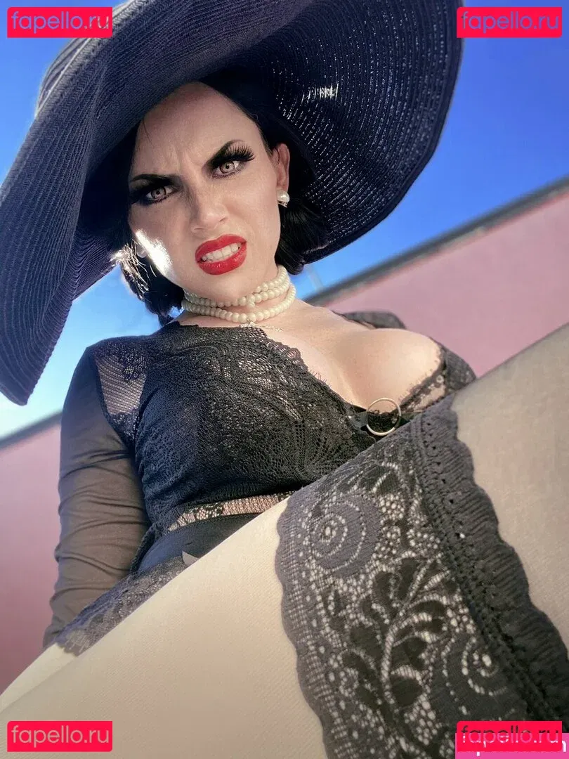 Ezy Summers Cosplay Onlyfans Photo Gallery 