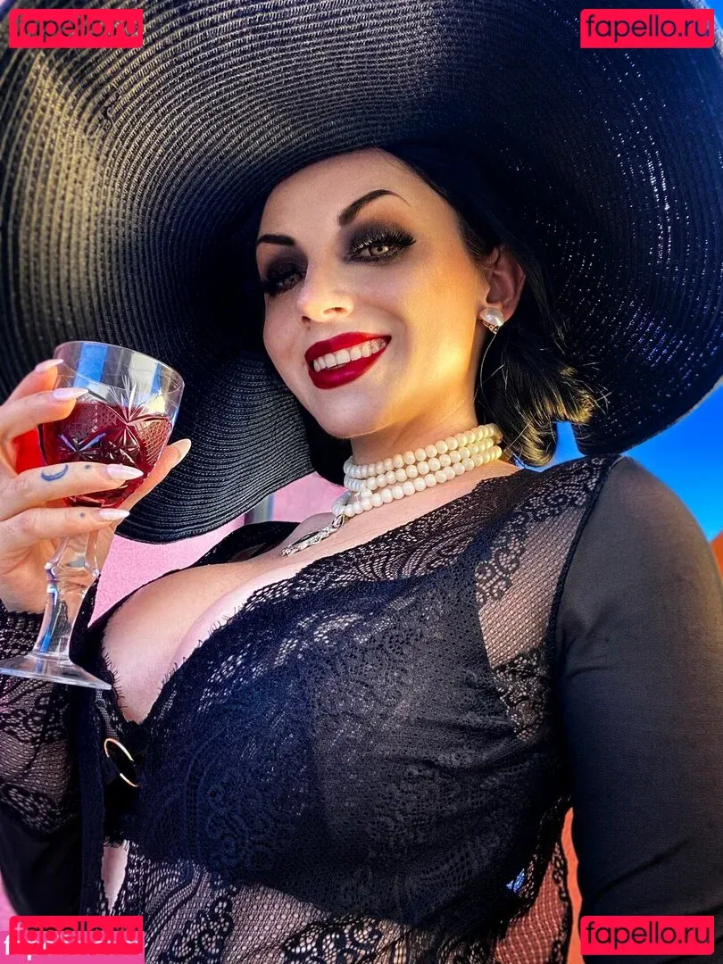 Ezy Summers Cosplay Onlyfans Photo Gallery 