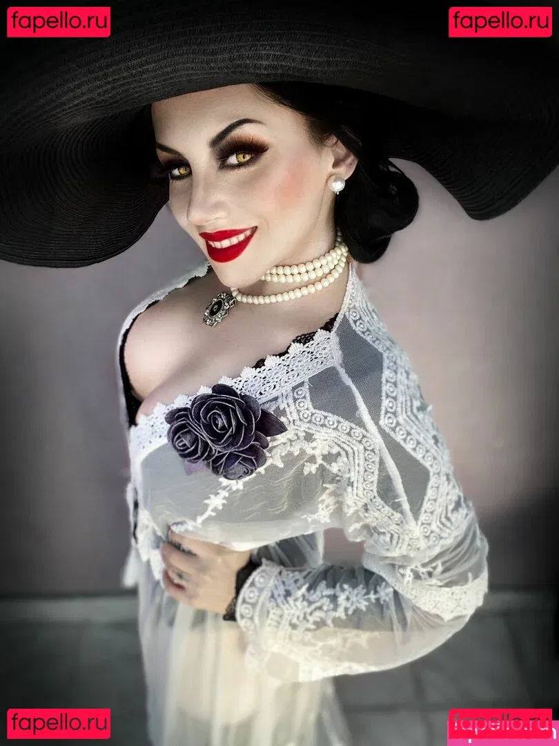 Ezy Summers Cosplay Onlyfans Photo Gallery 