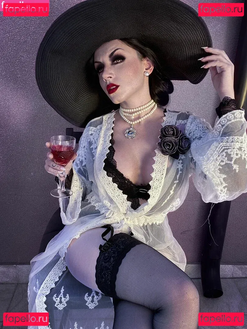 Ezy Summers Cosplay Onlyfans Photo Gallery 