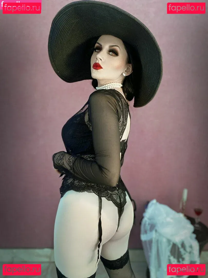 Ezy Summers Cosplay Onlyfans Photo Gallery 