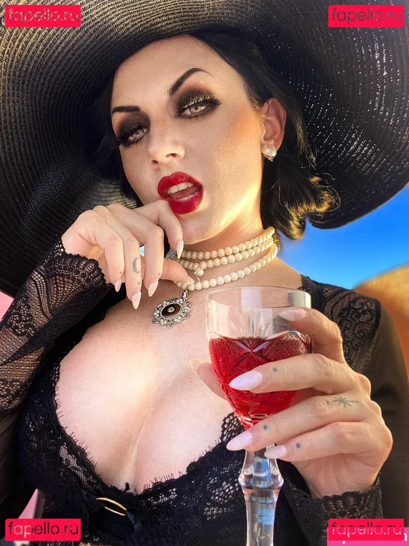 Ezy Summers Cosplay Onlyfans Photo Gallery 