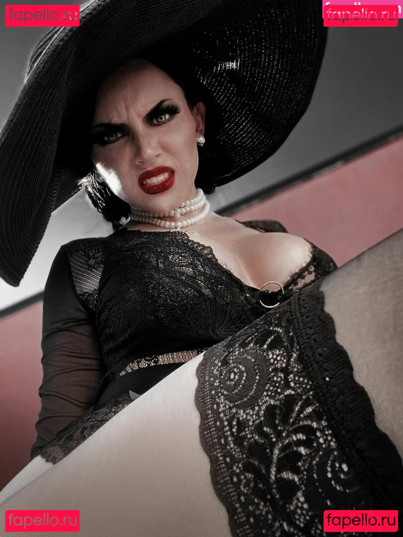 Ezy Summers Cosplay Onlyfans Photo Gallery 