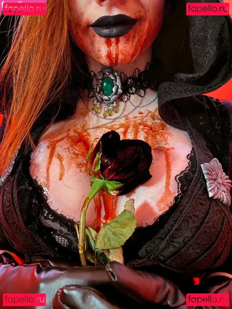 Ezy Summers Cosplay Onlyfans Photo Gallery 