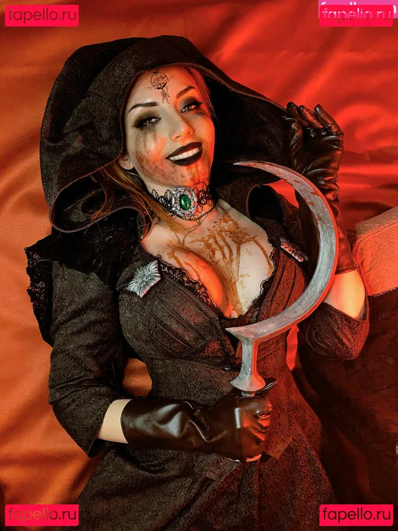 Ezy Summers Cosplay Onlyfans Photo Gallery 