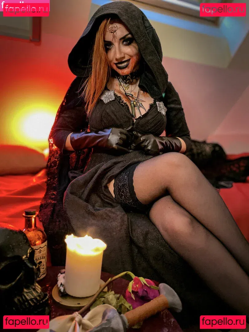 Ezy Summers Cosplay Onlyfans Photo Gallery 