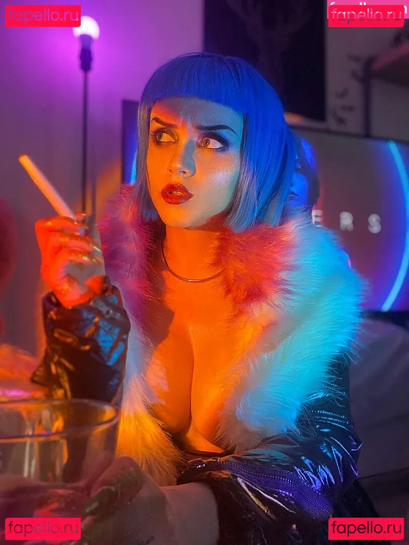 Ezy Summers Cosplay Onlyfans Photo Gallery 