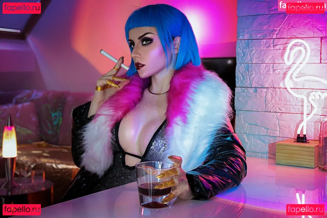 Ezy Summers Cosplay Onlyfans Photo Gallery 