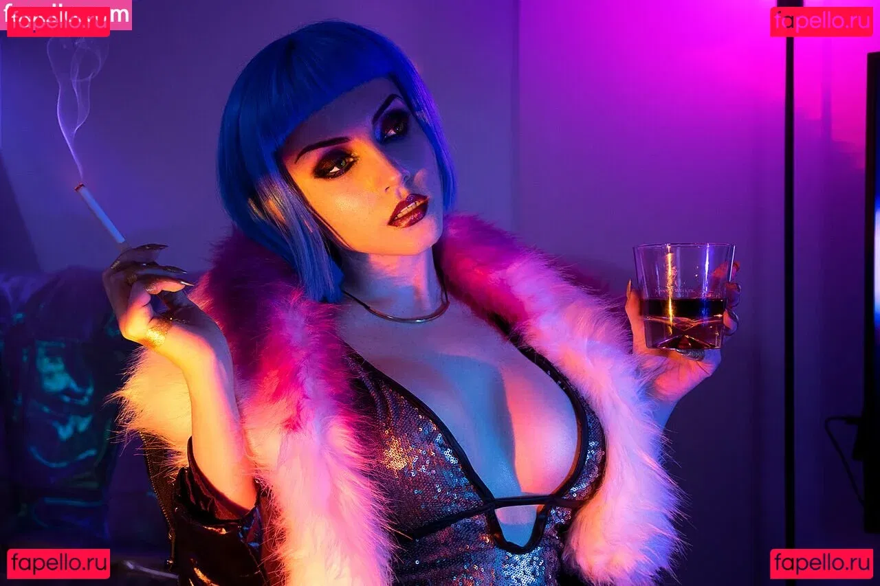 Ezy Summers Cosplay Onlyfans Photo Gallery 