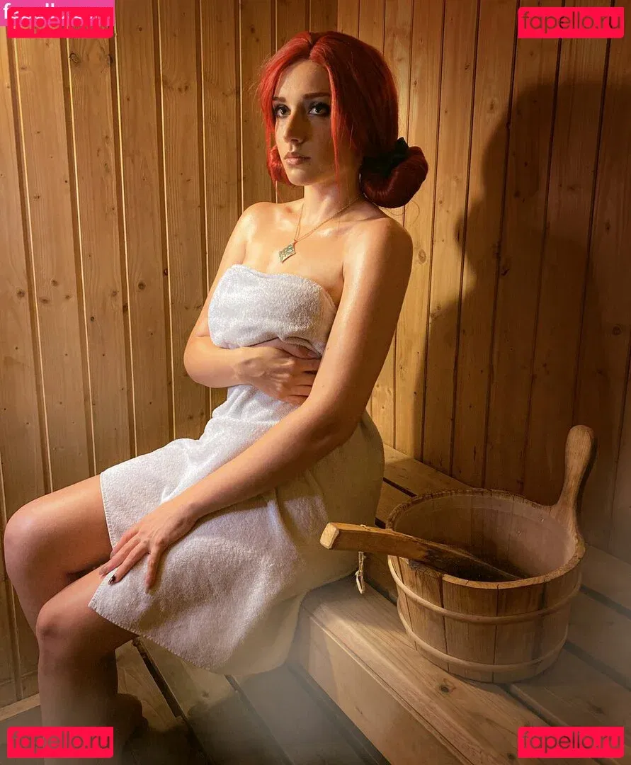 Ezy Summers Cosplay Onlyfans Photo Gallery 