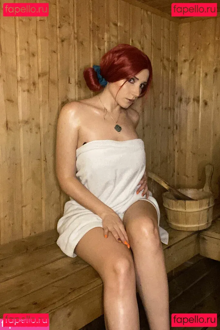 Ezy Summers Cosplay Onlyfans Photo Gallery 