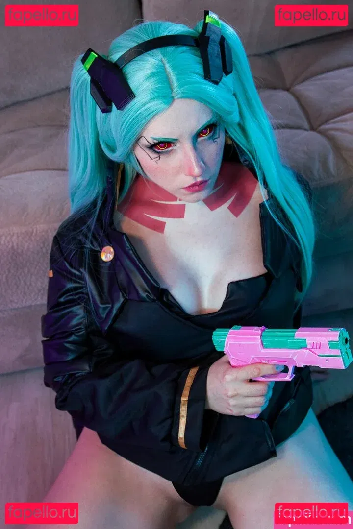 Ezy Summers Cosplay Onlyfans Photo Gallery 