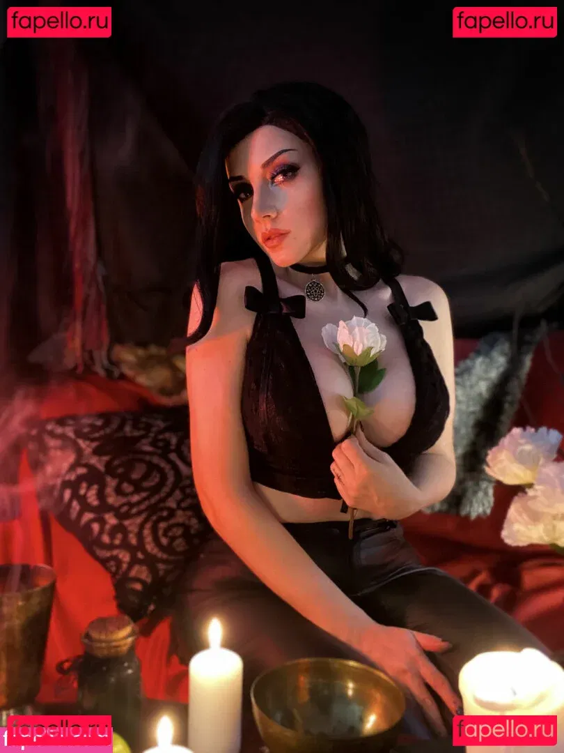 Ezy Summers Cosplay Onlyfans Photo Gallery 