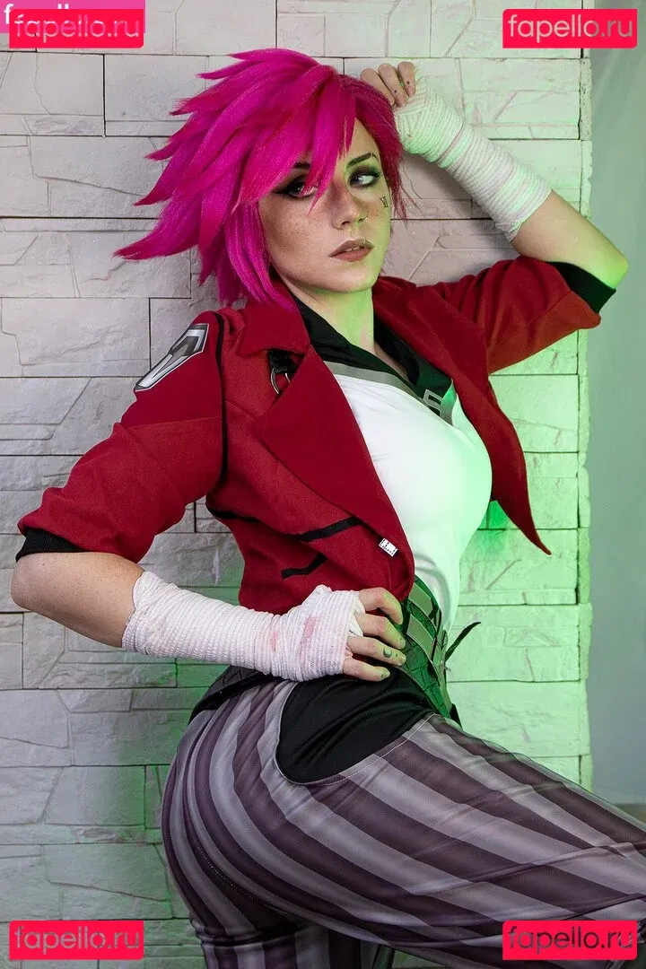 Ezy Summers Cosplay Onlyfans Photo Gallery 