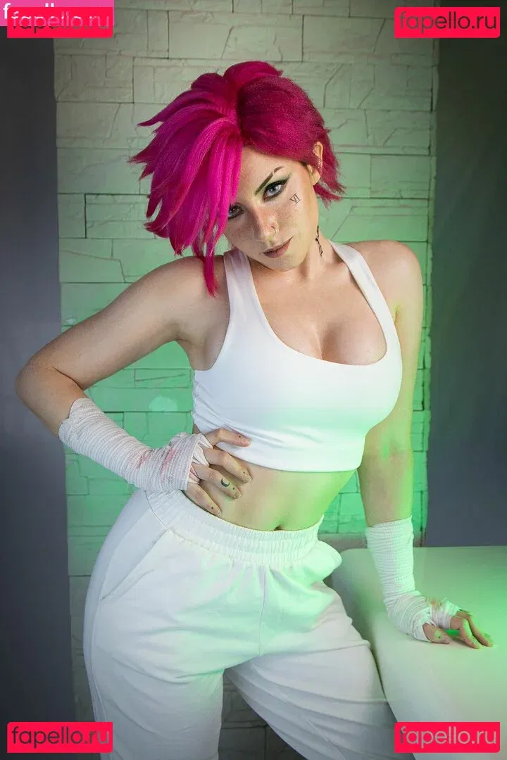 Ezy Summers Cosplay Onlyfans Photo Gallery 