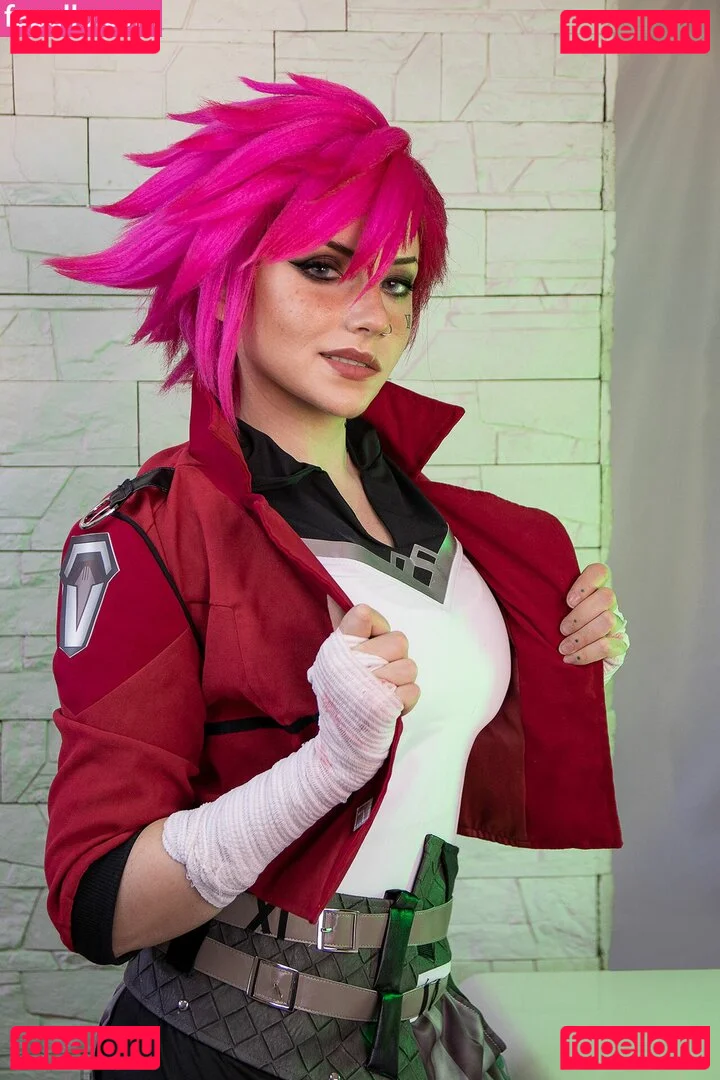 Ezy Summers Cosplay Onlyfans Photo Gallery 