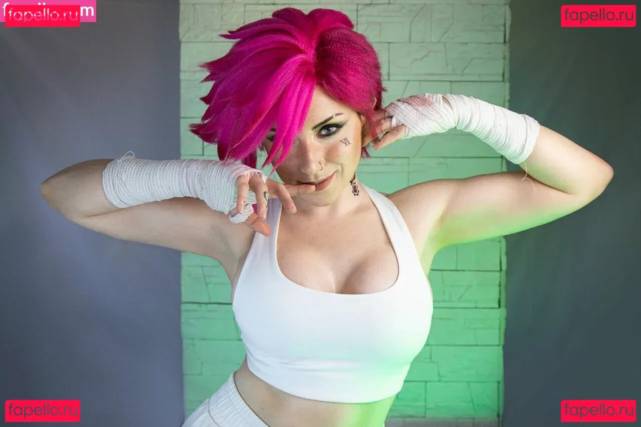 Ezy Summers Cosplay Onlyfans Photo Gallery 