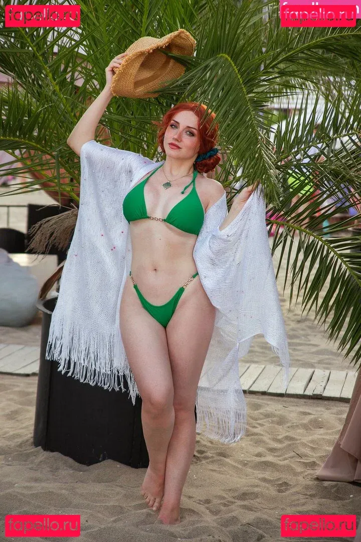 Ezy Summers Cosplay Onlyfans Photo Gallery 