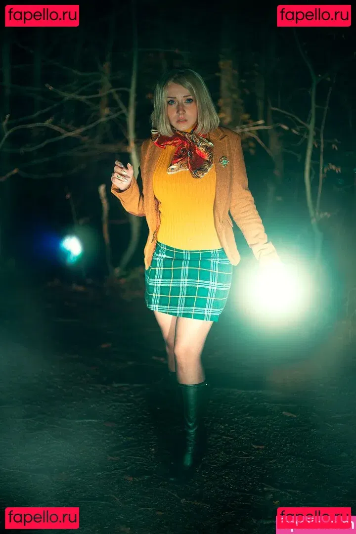 Ezy Summers Cosplay Onlyfans Photo Gallery 