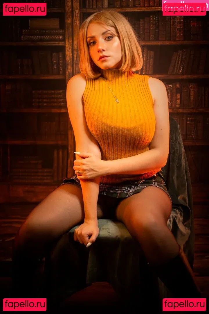 Ezy Summers Cosplay Onlyfans Photo Gallery 