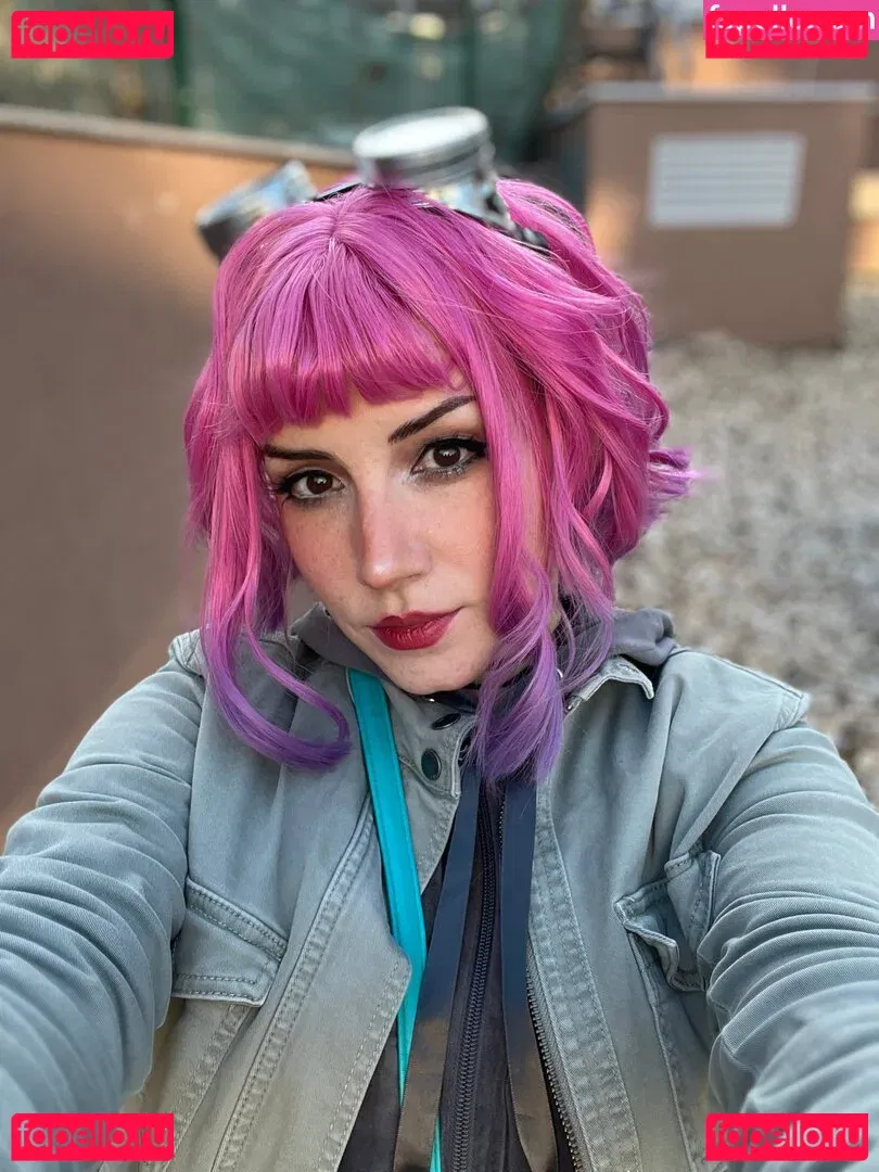 Ezy Summers Cosplay Onlyfans Photo Gallery 