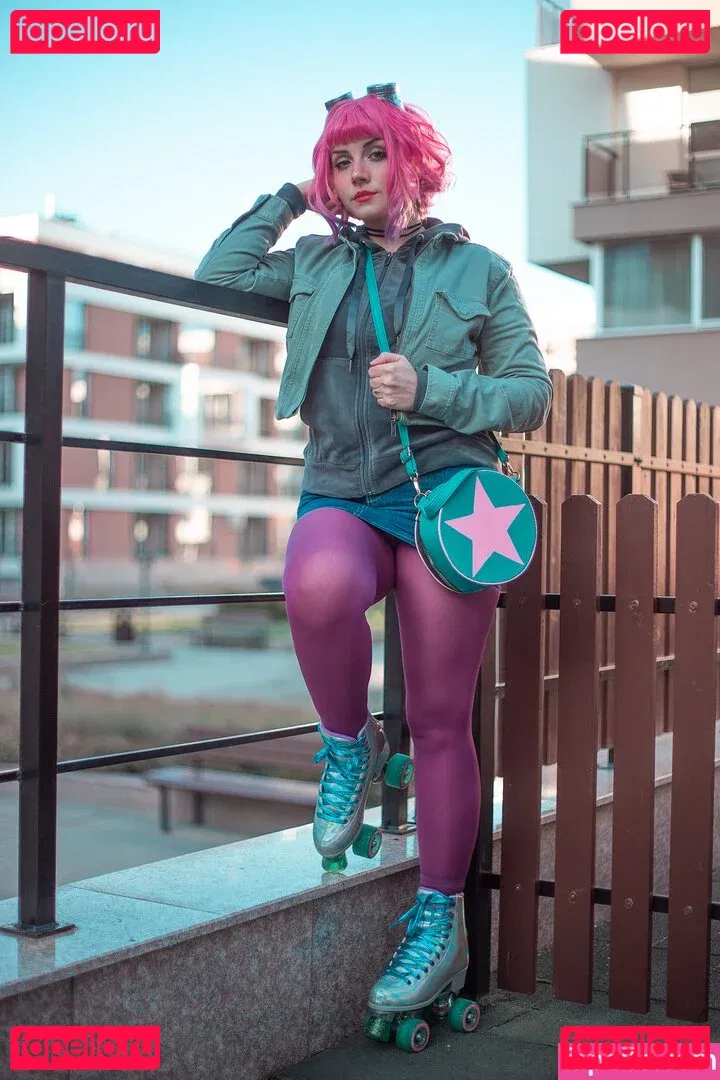 Ezy Summers Cosplay Onlyfans Photo Gallery 