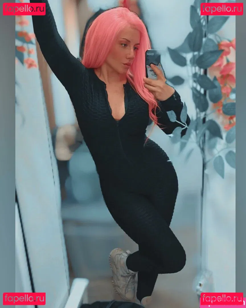 Ezy Summers Cosplay Onlyfans Photo Gallery 