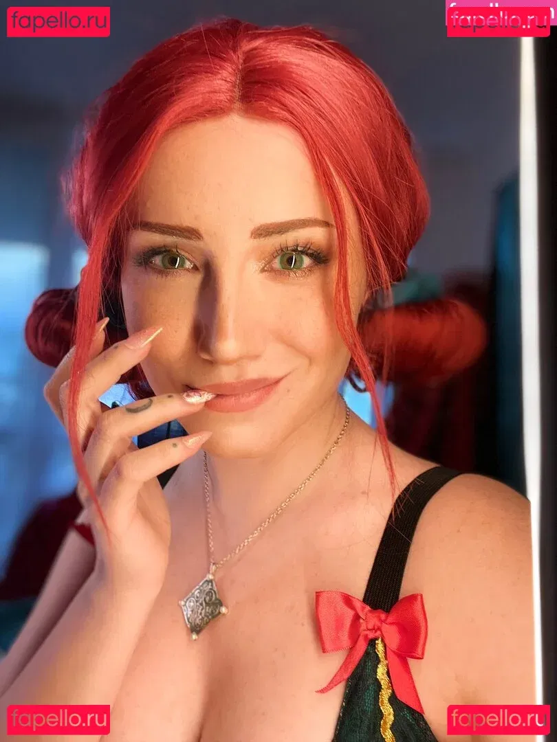 Ezy Summers Cosplay Onlyfans Photo Gallery 