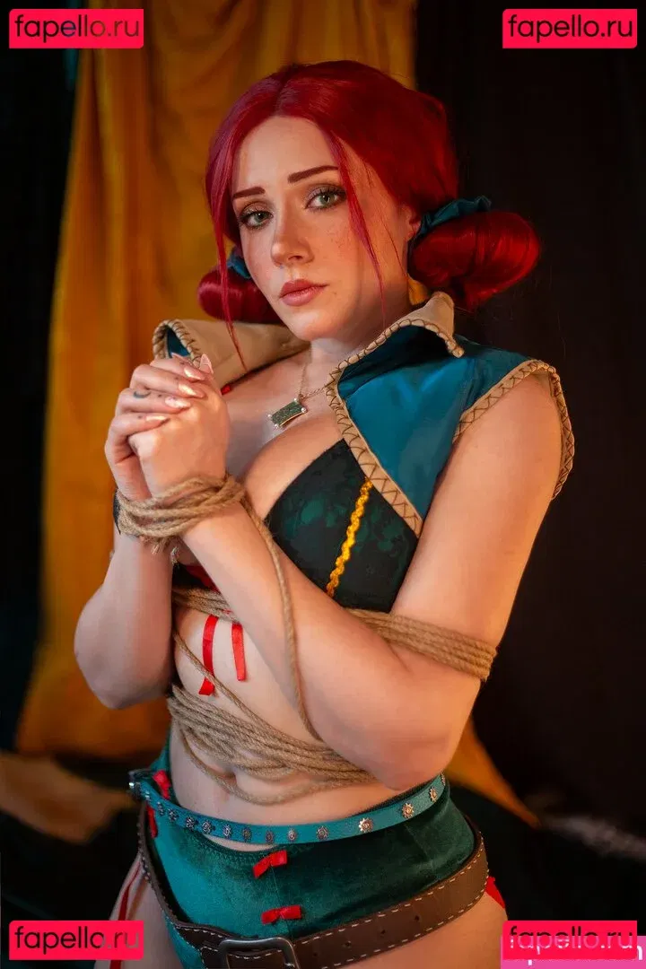 Ezy Summers Cosplay Onlyfans Photo Gallery 