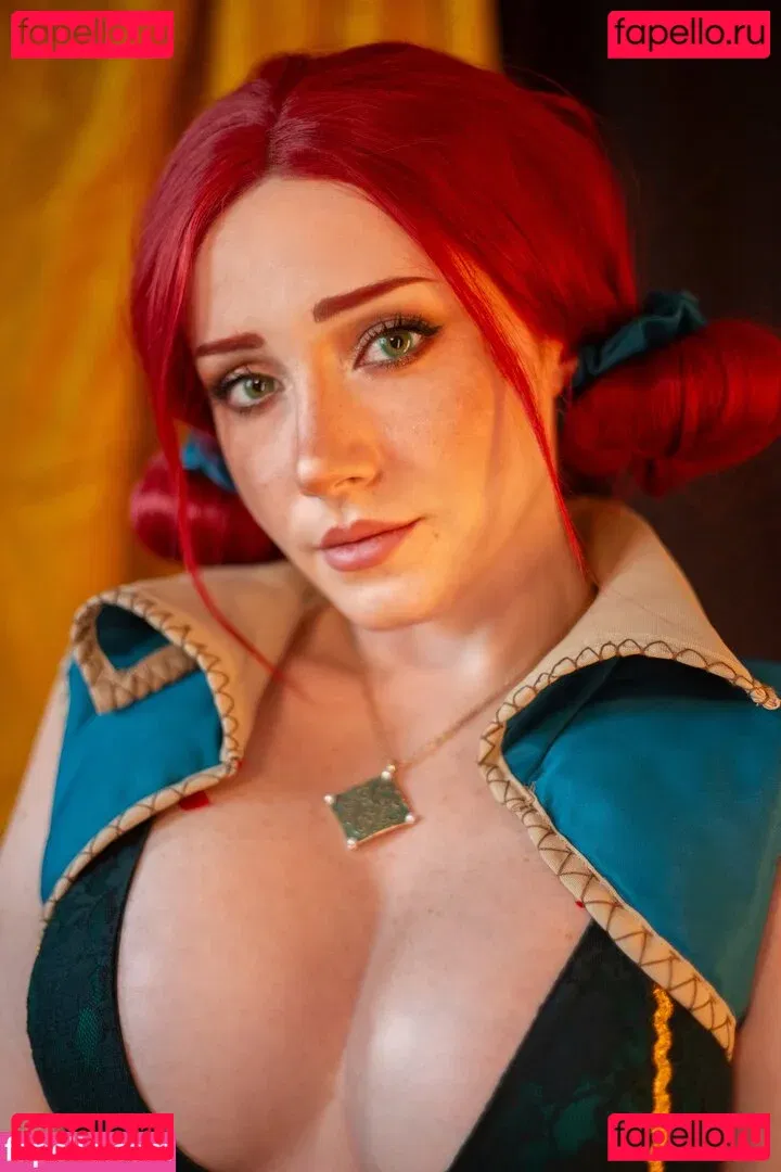 Ezy Summers Cosplay Onlyfans Photo Gallery 
