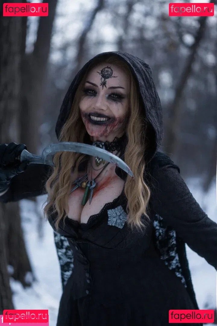 Ezy Summers Cosplay Onlyfans Photo Gallery 