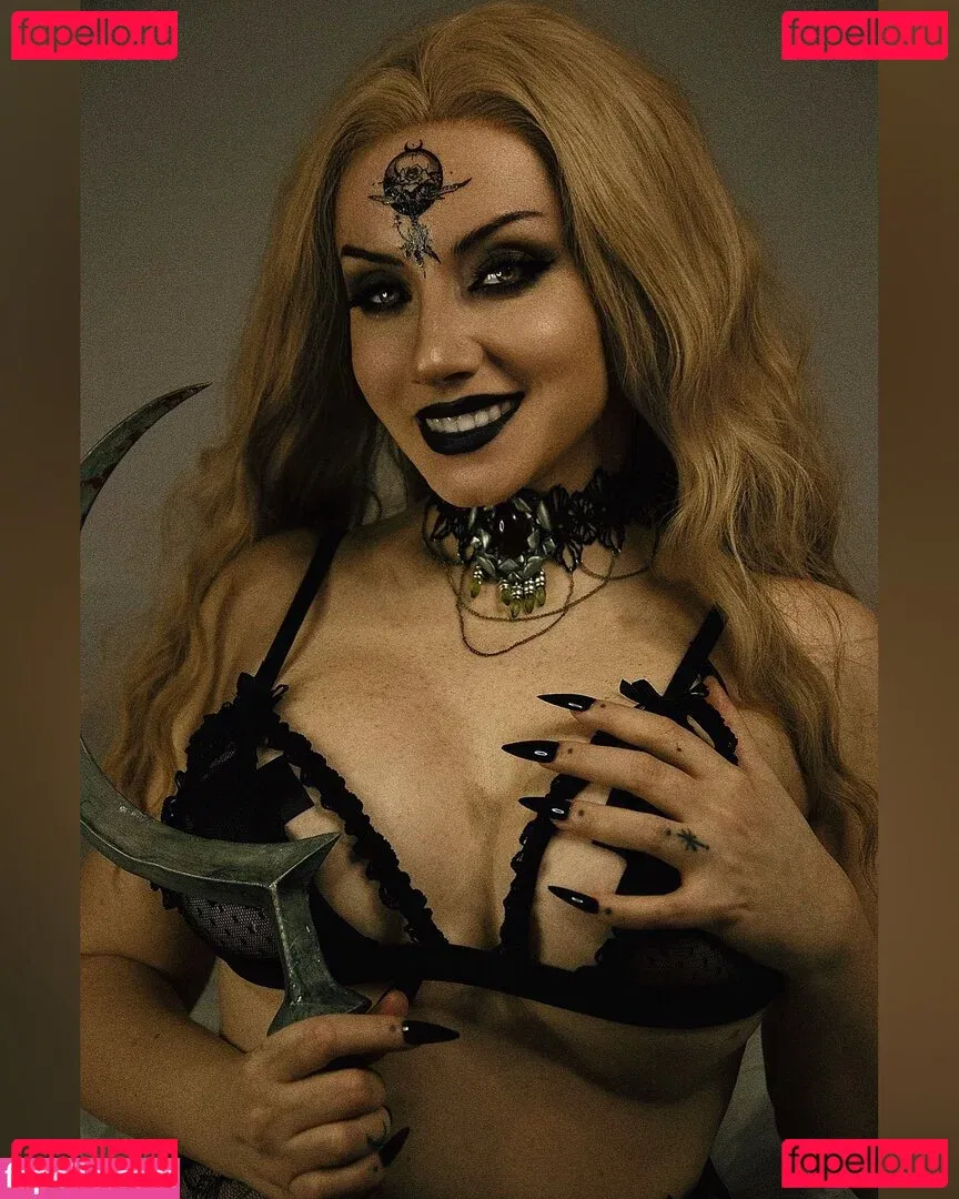 Ezy Summers Cosplay Onlyfans Photo Gallery 