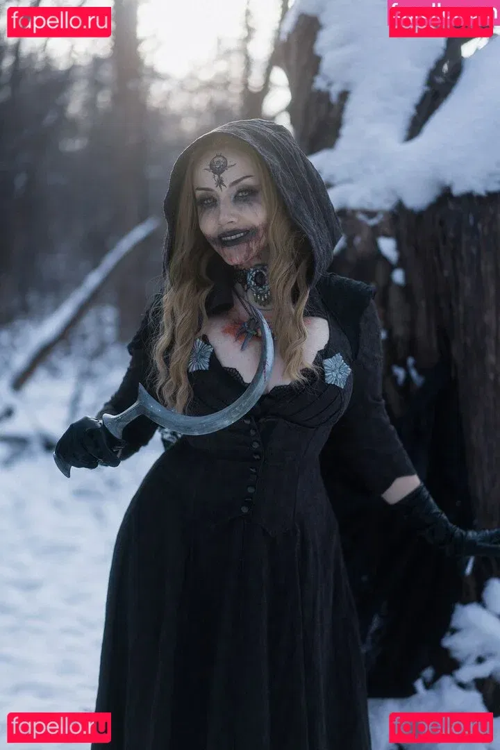 Ezy Summers Cosplay Onlyfans Photo Gallery 