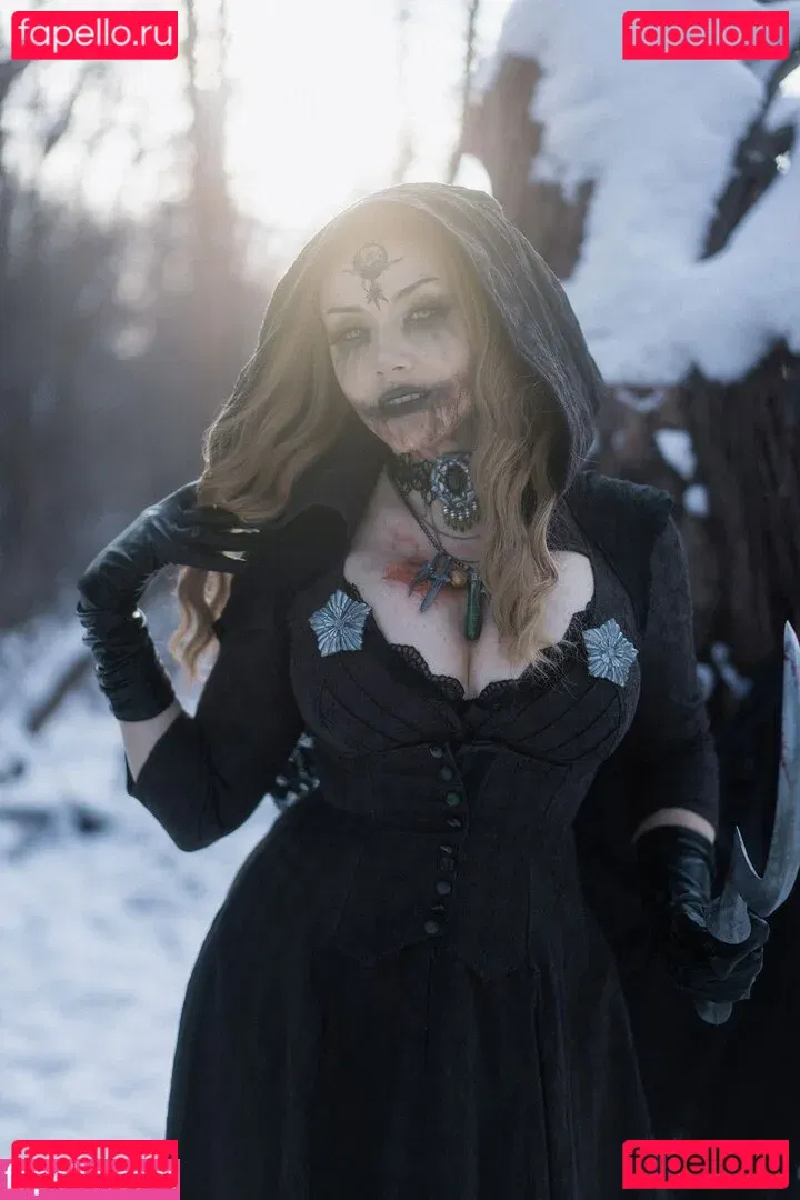 Ezy Summers Cosplay Onlyfans Photo Gallery 