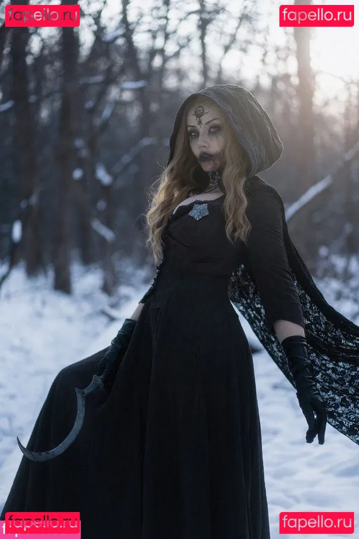 Ezy Summers Cosplay Onlyfans Photo Gallery 