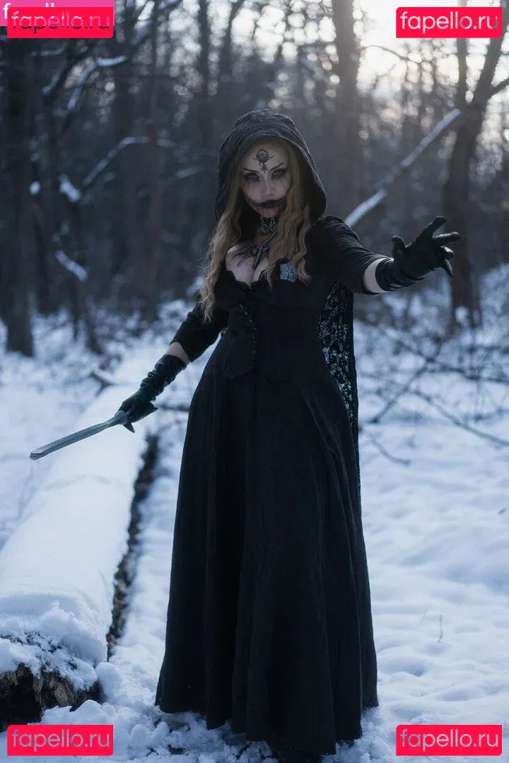 Ezy Summers Cosplay Onlyfans Photo Gallery 