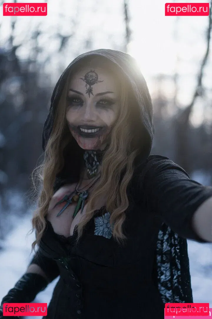 Ezy Summers Cosplay Onlyfans Photo Gallery 