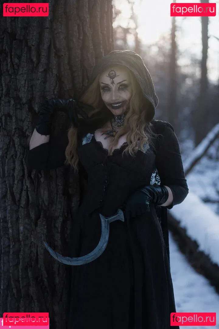 Ezy Summers Cosplay Onlyfans Photo Gallery 