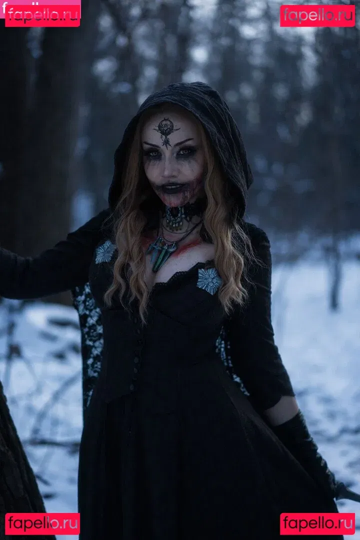 Ezy Summers Cosplay Onlyfans Photo Gallery 