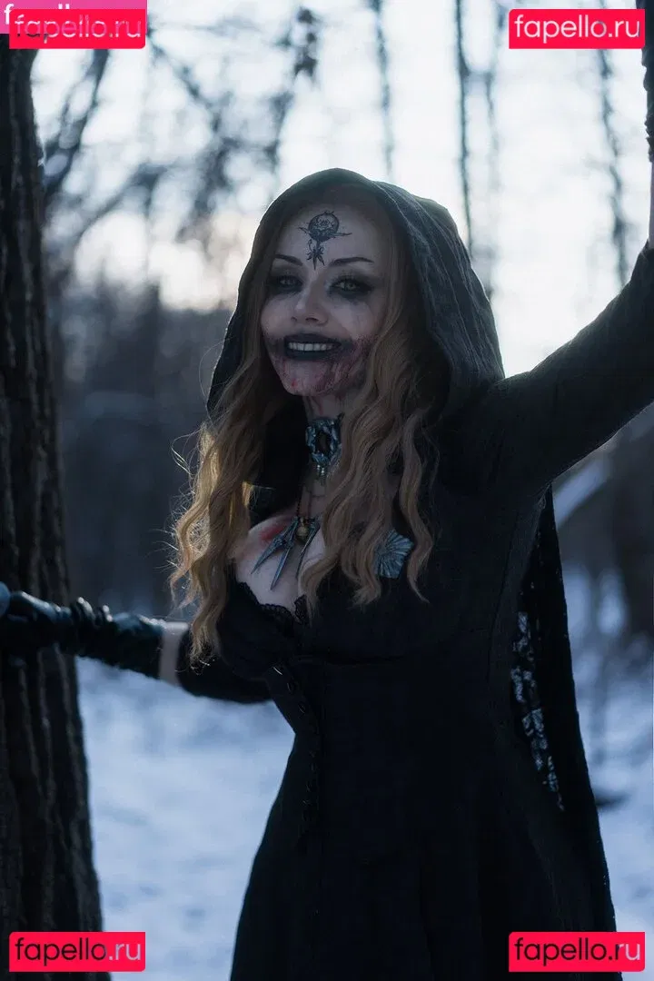 Ezy Summers Cosplay Onlyfans Photo Gallery 