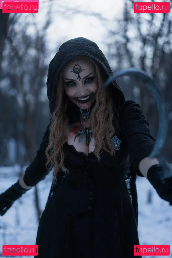 Ezy Summers Cosplay Onlyfans Photo Gallery 