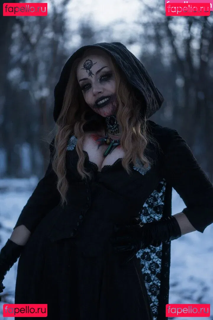 Ezy Summers Cosplay Onlyfans Photo Gallery 