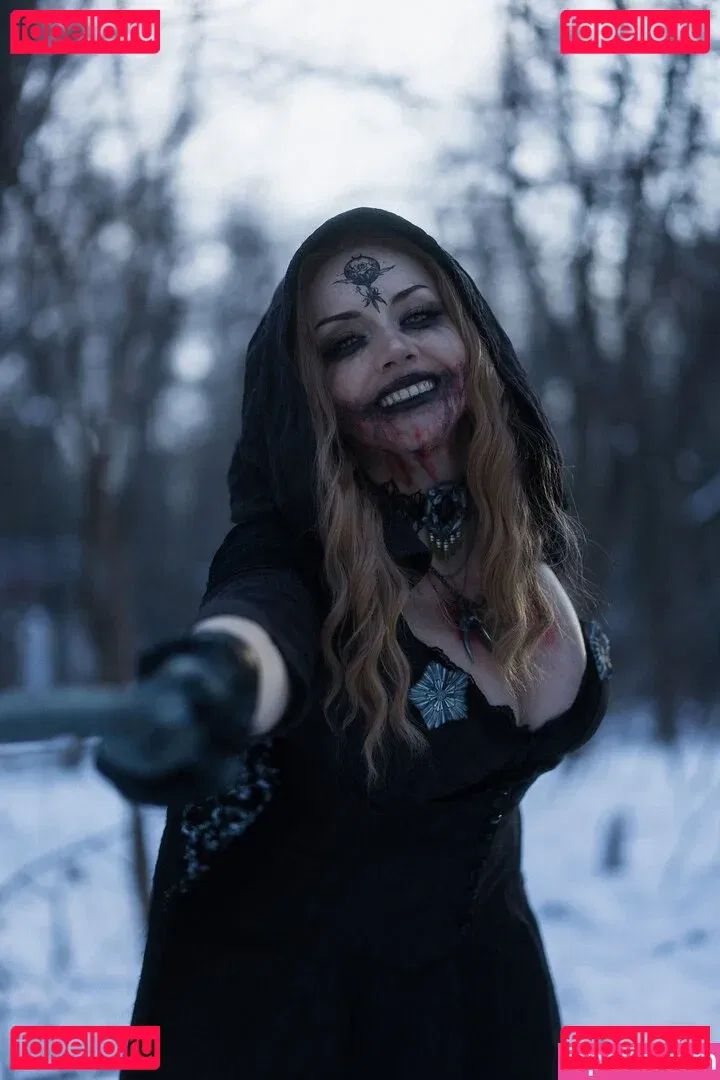 Ezy Summers Cosplay Onlyfans Photo Gallery 