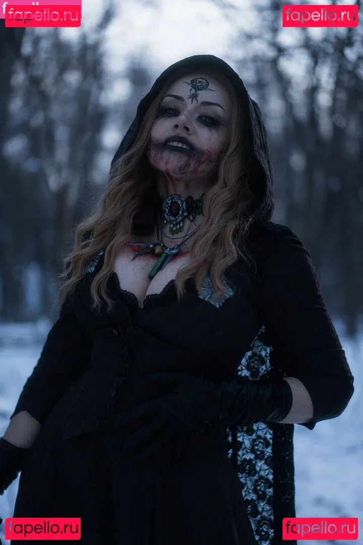 Ezy Summers Cosplay Onlyfans Photo Gallery 