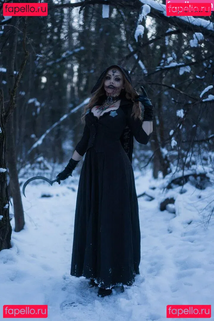 Ezy Summers Cosplay Onlyfans Photo Gallery 